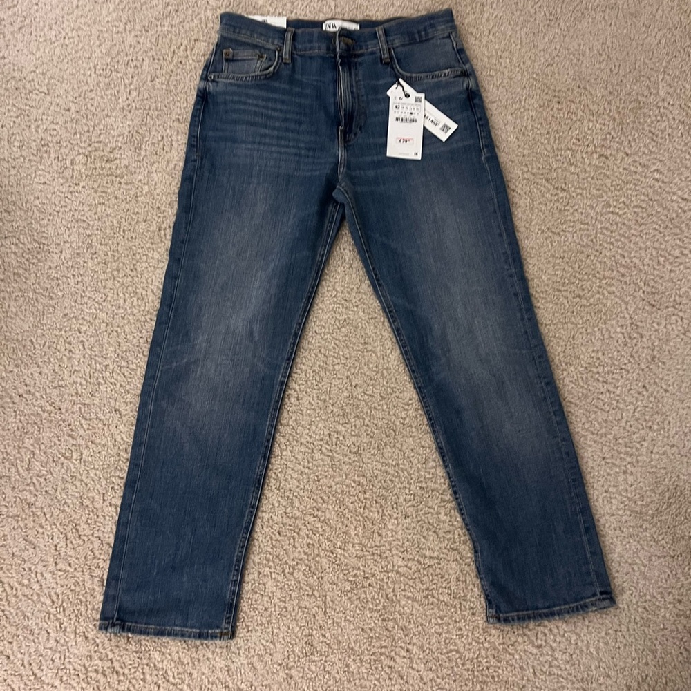 Never worn, denim jeans!!
